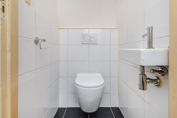 Medium property photo - Linnaeusstraat 37, 2522 GB Den Haag